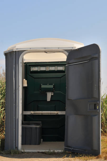 Best Porta potty rental near me  in Algonquin, IL